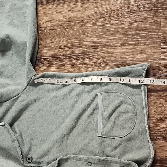 🔴 🔚🔜 SALE J Jill Raw Hem Snap Button Lightwieght Shaket - Picture 3 of 11